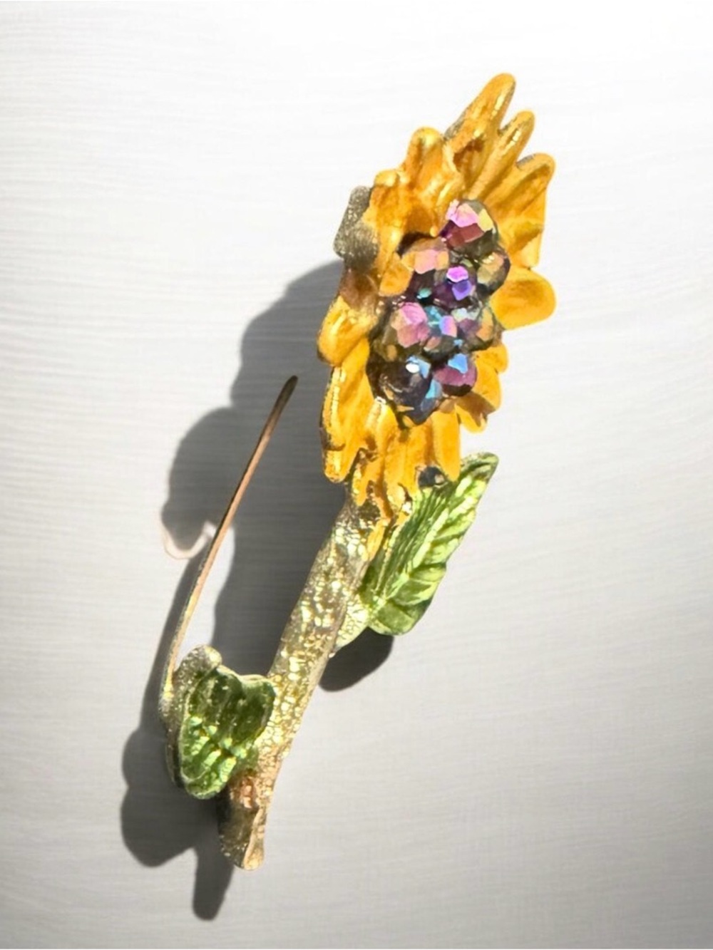 Vintage Sunflower Brooch with Iridescent Center - Yellow & Green NIP - Picture 2 of 2
